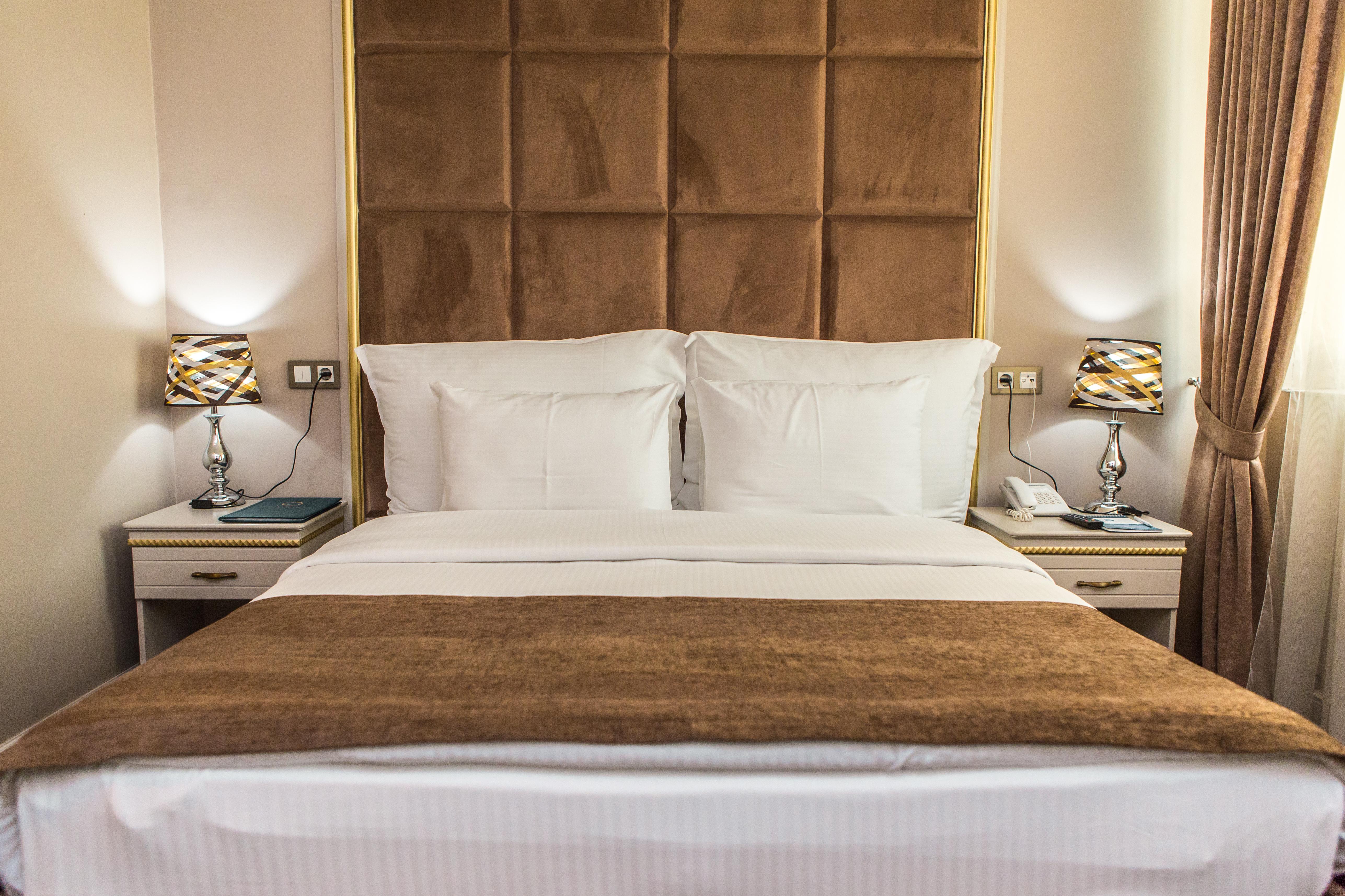 Grand Sapphire Hotel Алма Ата Екстериор снимка