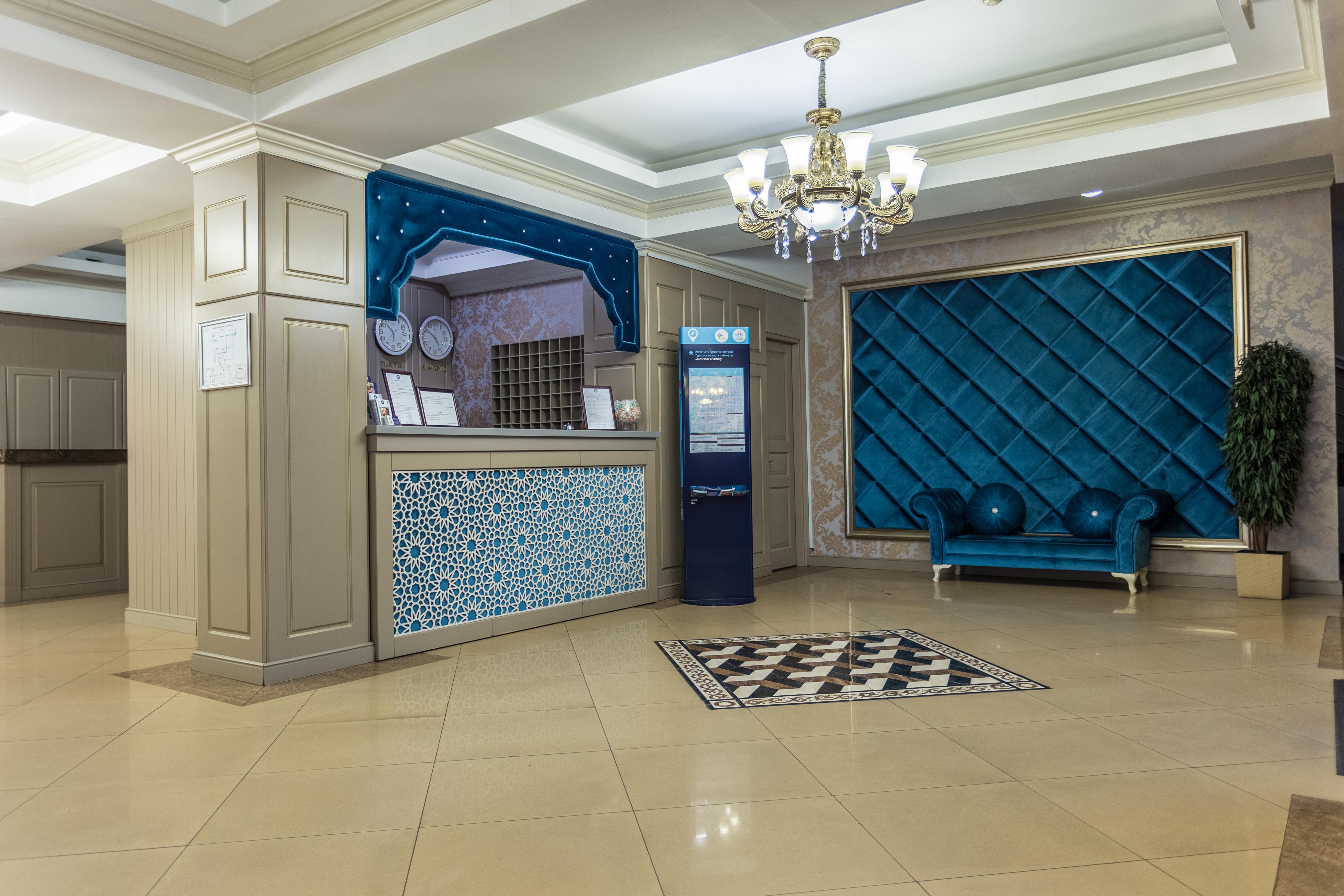 Grand Sapphire Hotel Алма Ата Екстериор снимка