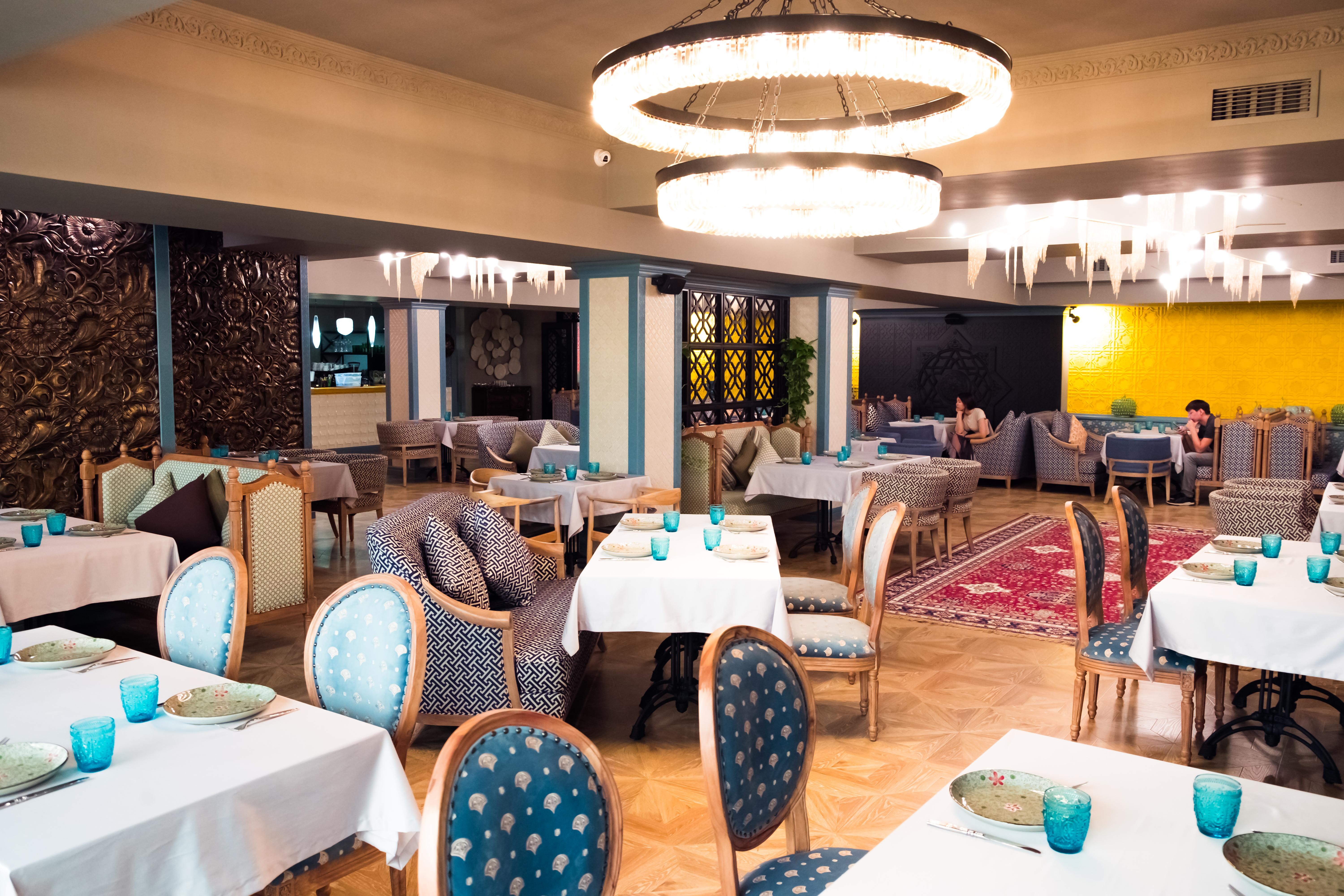 Grand Sapphire Hotel Алма Ата Екстериор снимка