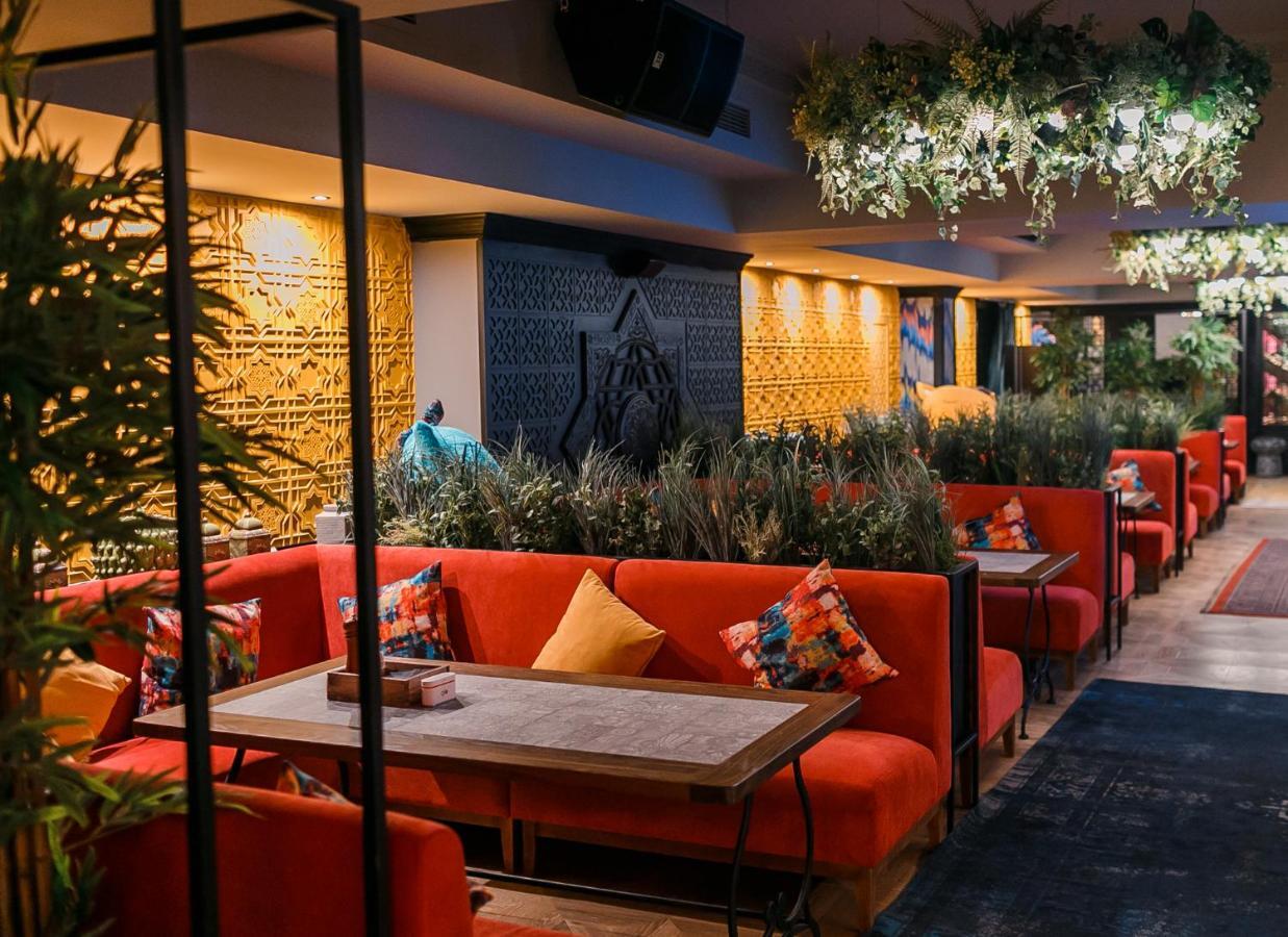 Grand Sapphire Hotel Алма Ата Екстериор снимка