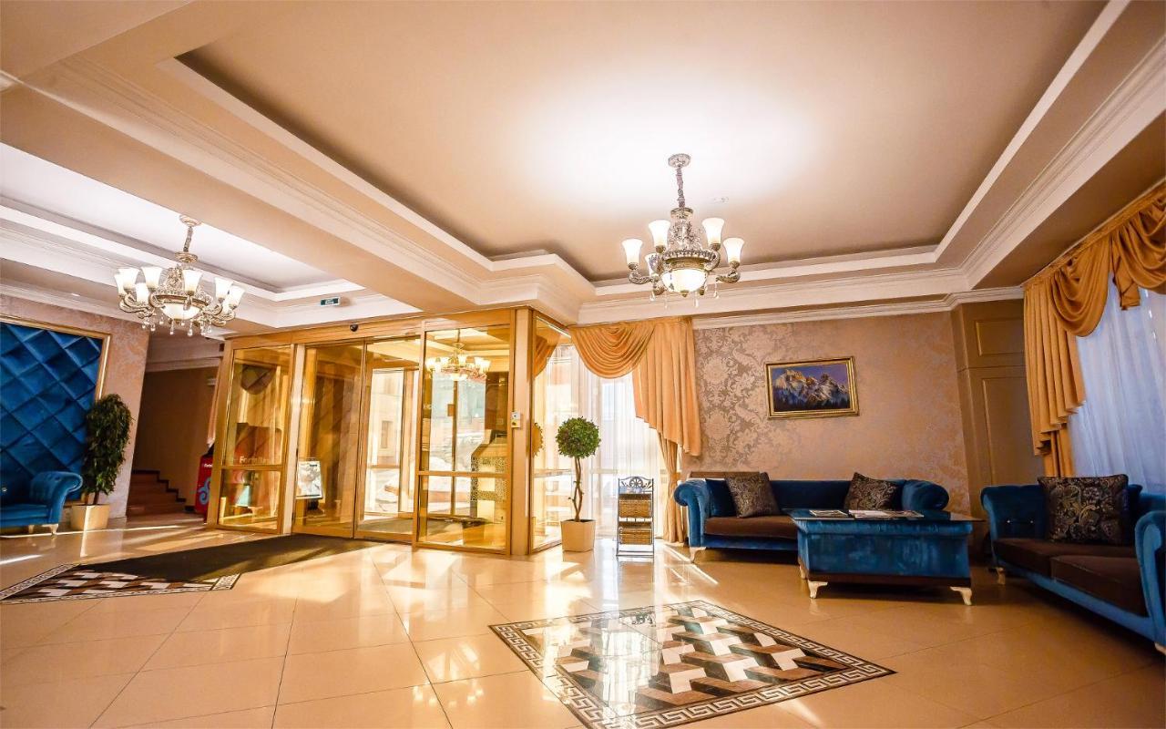Grand Sapphire Hotel Алма Ата Екстериор снимка