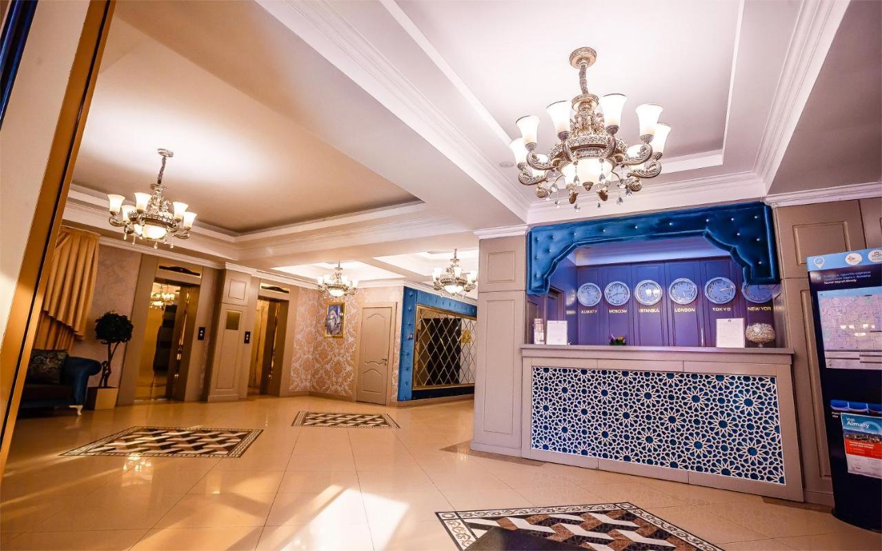 Grand Sapphire Hotel Алма Ата Екстериор снимка